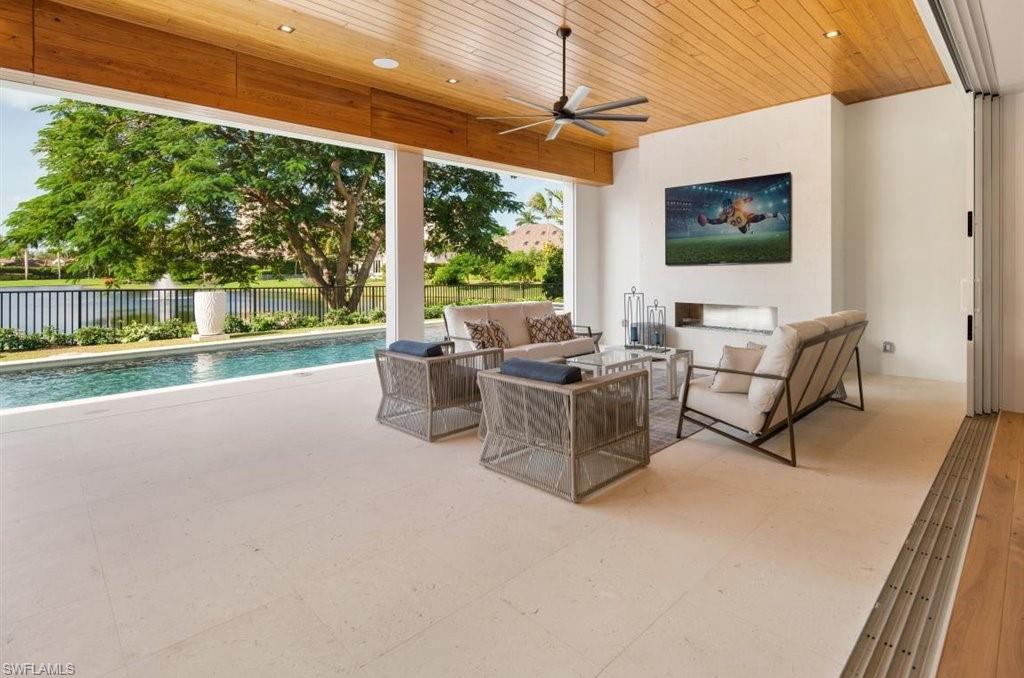 BAY COLONY SHORES - Residential