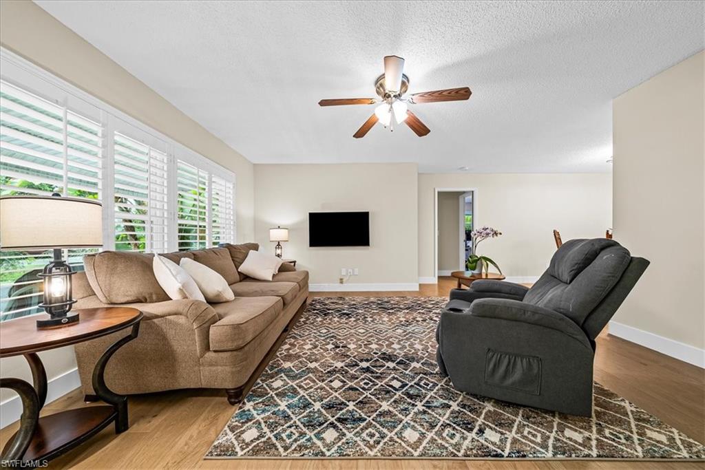 SAN CARLOS PARK - Residential