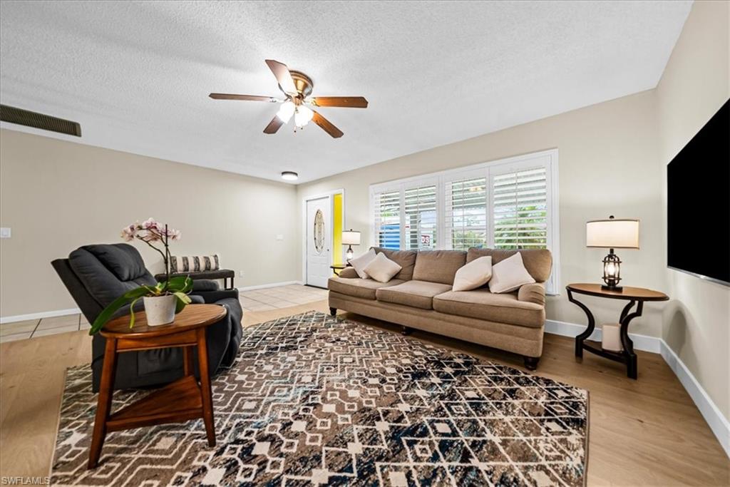 SAN CARLOS PARK - Residential