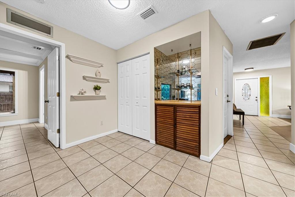 SAN CARLOS PARK - Residential