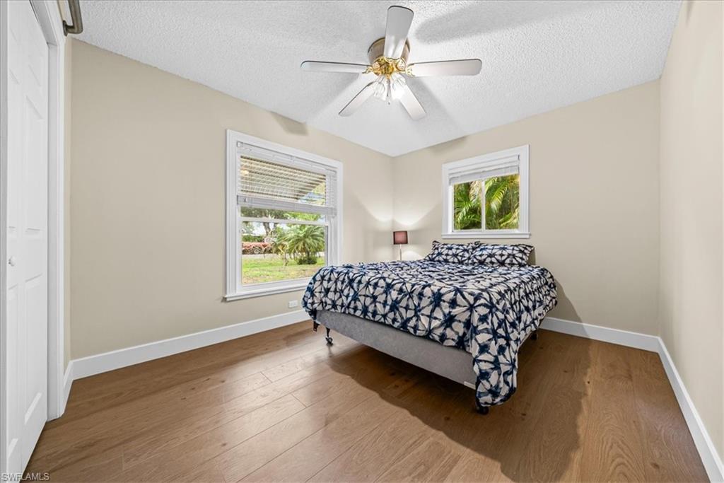 SAN CARLOS PARK - Residential