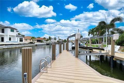 A home in MARCO ISLAND