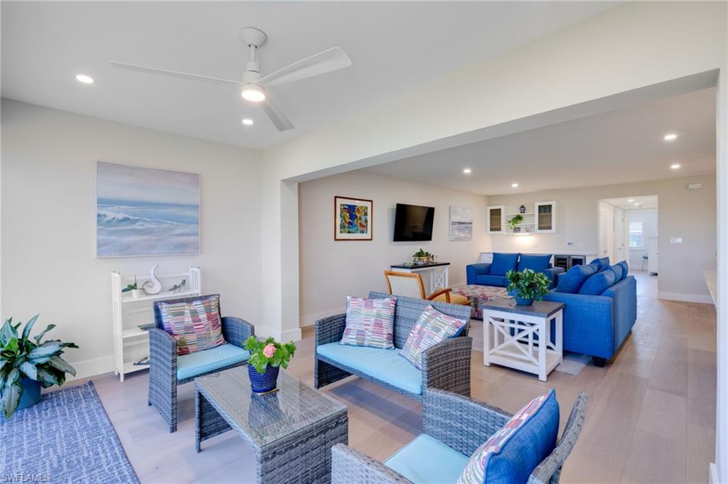 HARBORSIDE GARDENS - Residential