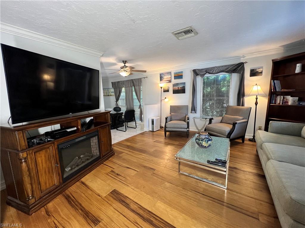 NAPLES PARK - Residential