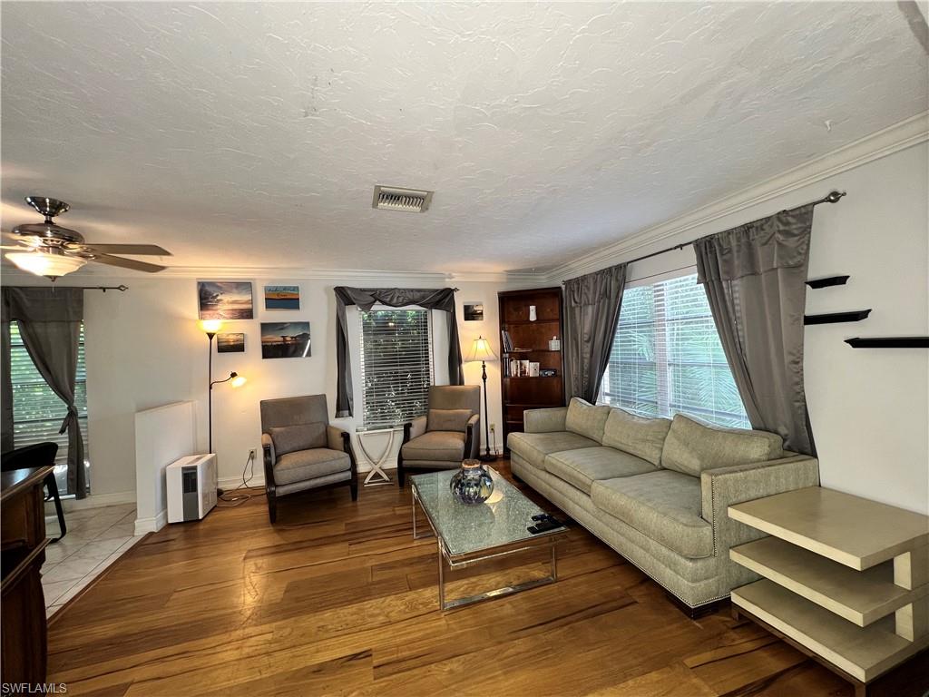 NAPLES PARK - Residential