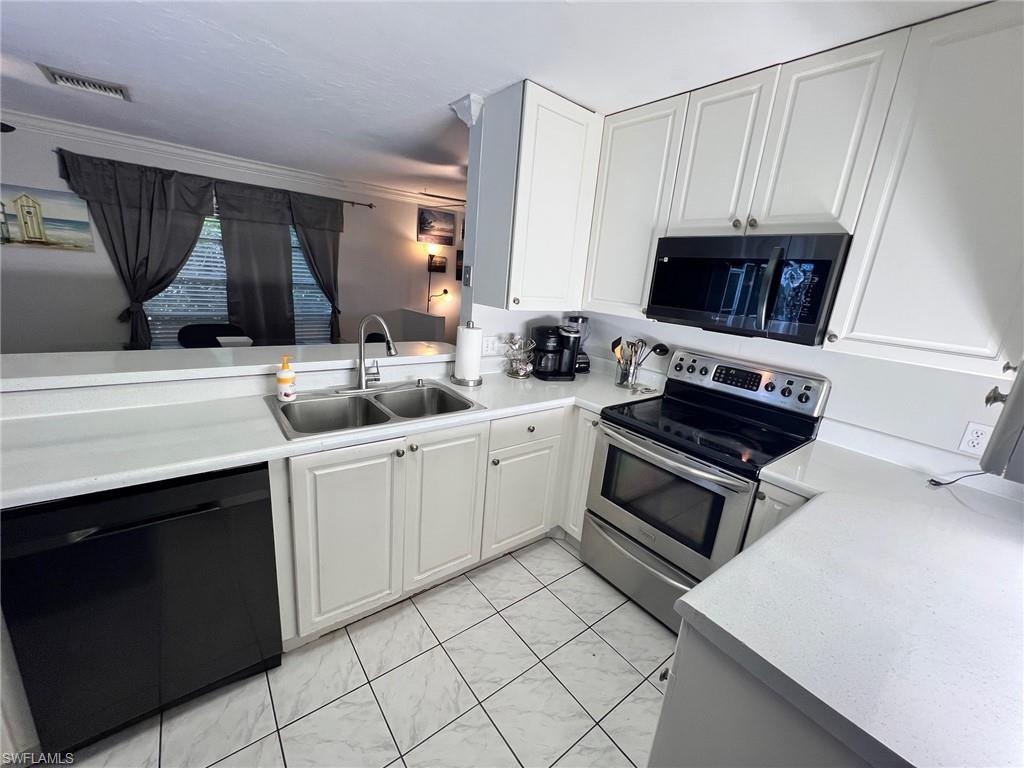 NAPLES PARK - Residential