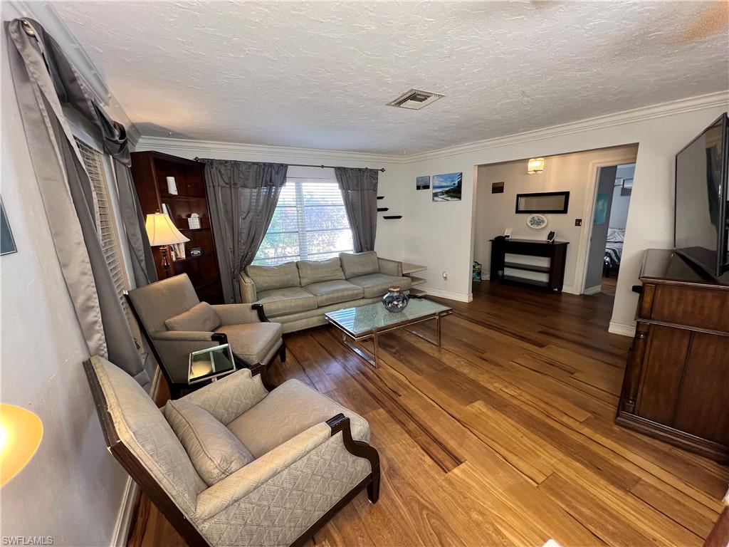 NAPLES PARK - Residential