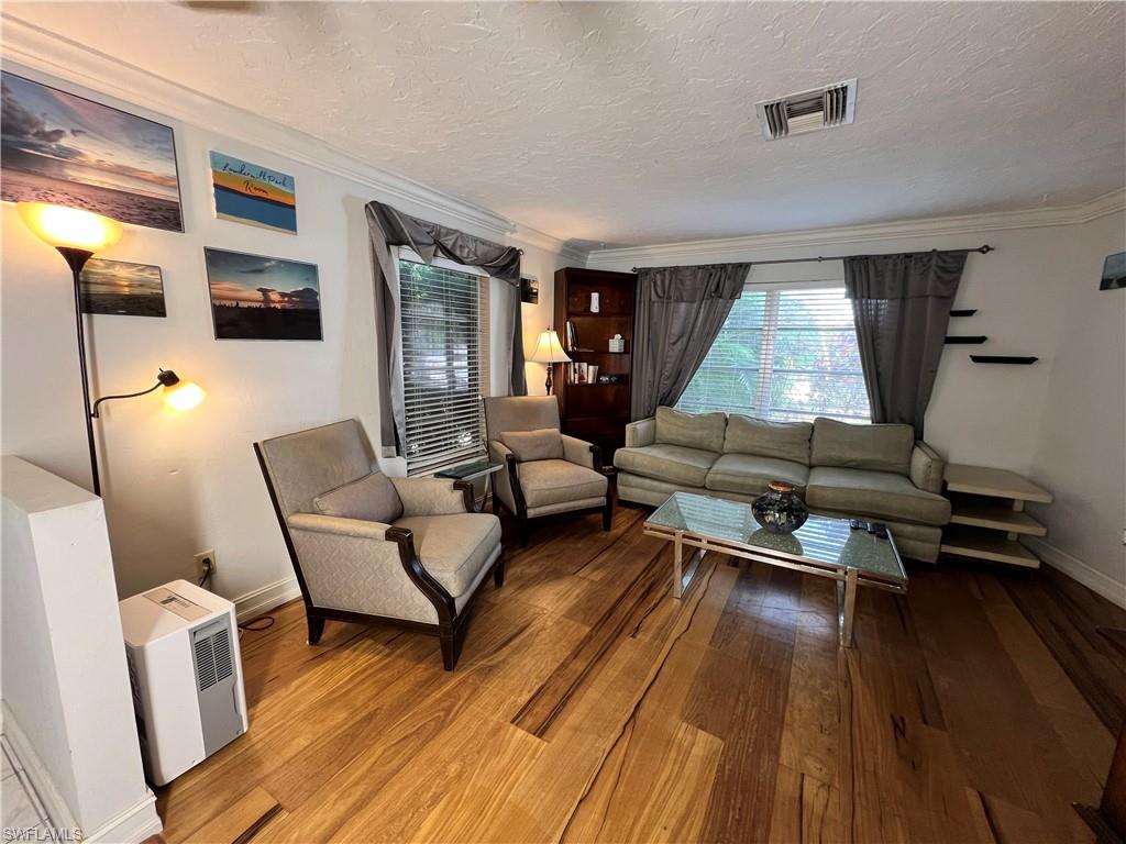 NAPLES PARK - Residential