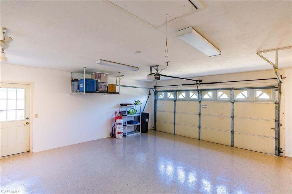 KINGS LAKE - Residential