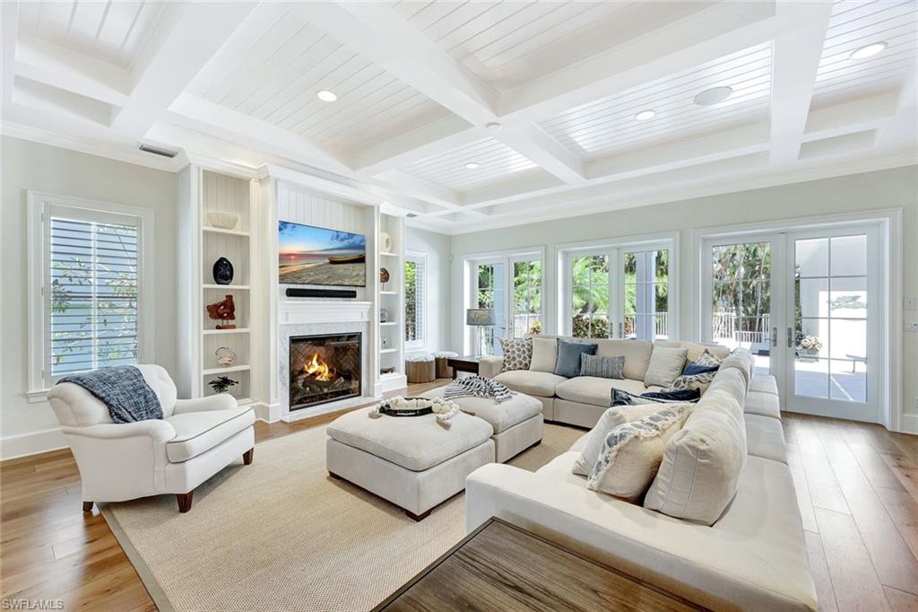 OLDE NAPLES - Residential