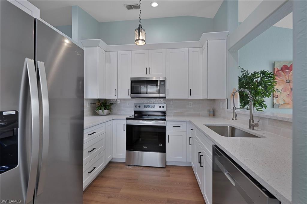 MANOR - Residential Lease