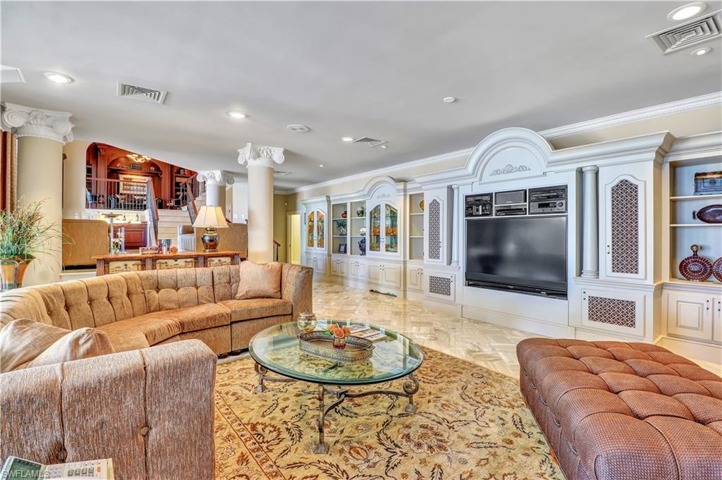 ESTATES - Residential