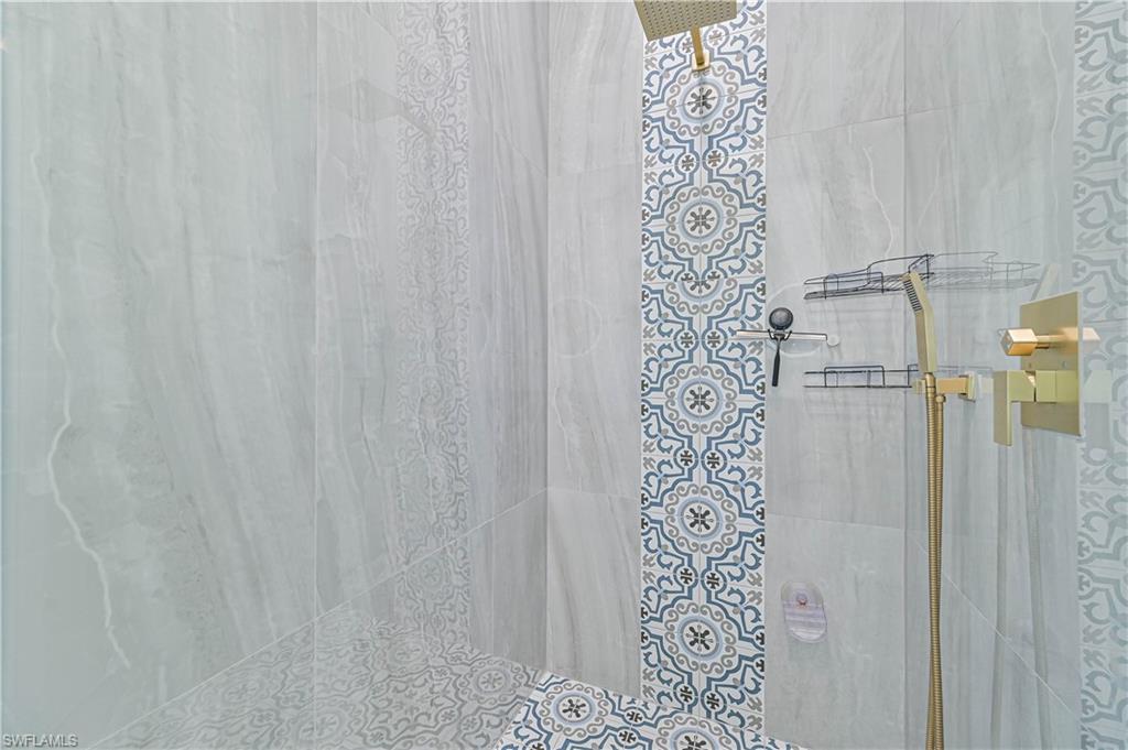 THE GROVES - Residential