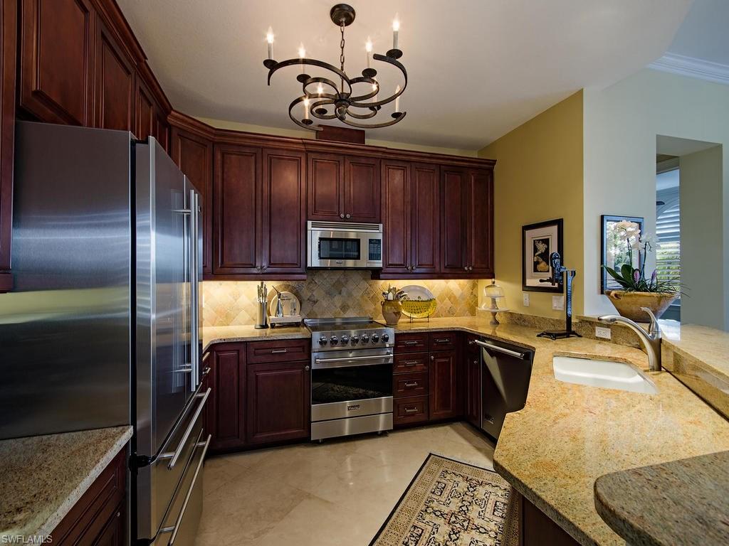 THE COLONNADE ON 5TH - Residential