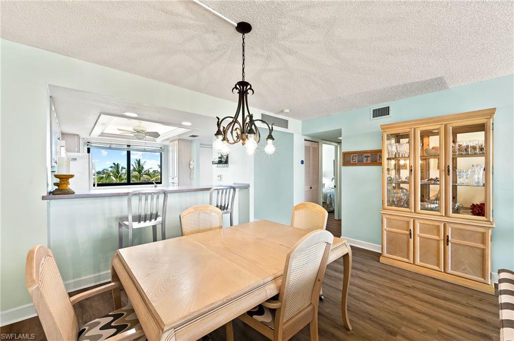 THE PALMS OF BAY BEACH - Residential