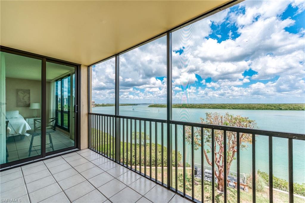 THE PALMS OF BAY BEACH - Residential