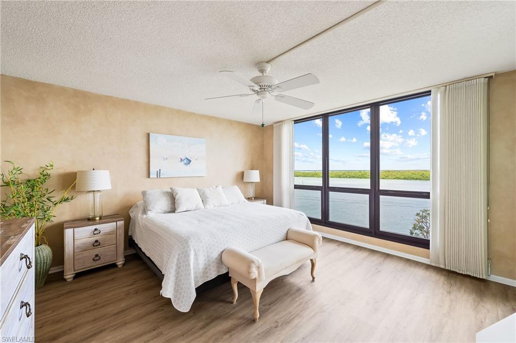 THE PALMS OF BAY BEACH - Residential