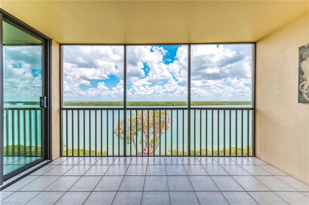 THE PALMS OF BAY BEACH - Residential