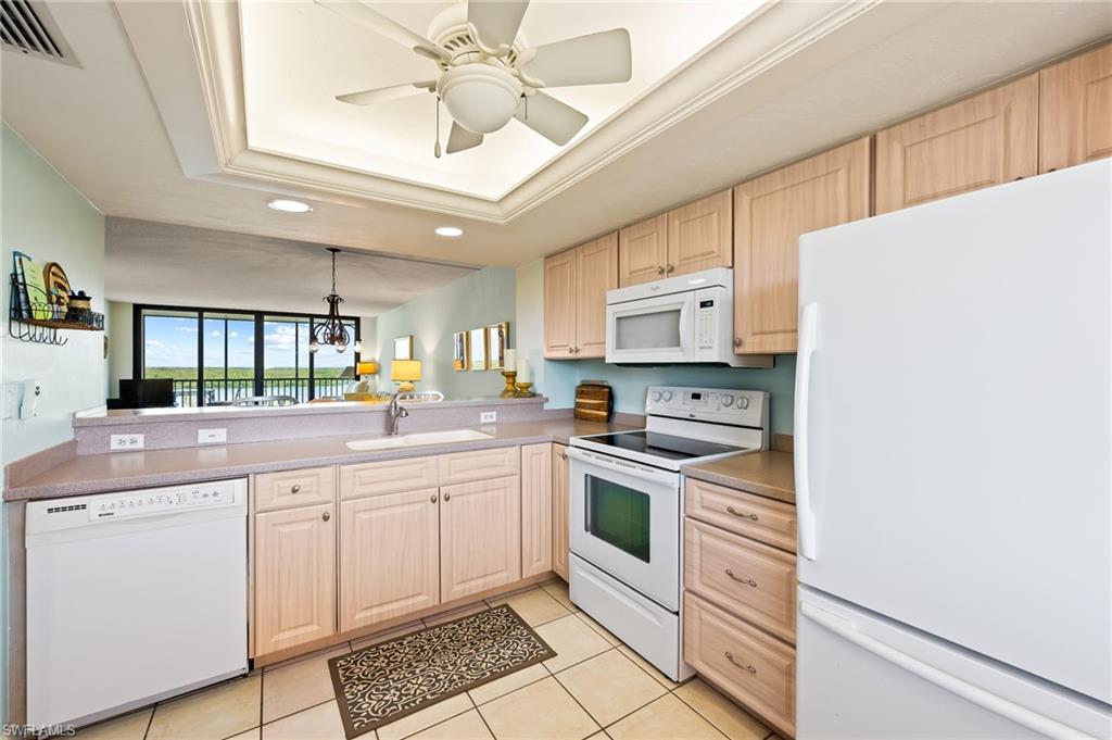 THE PALMS OF BAY BEACH - Residential