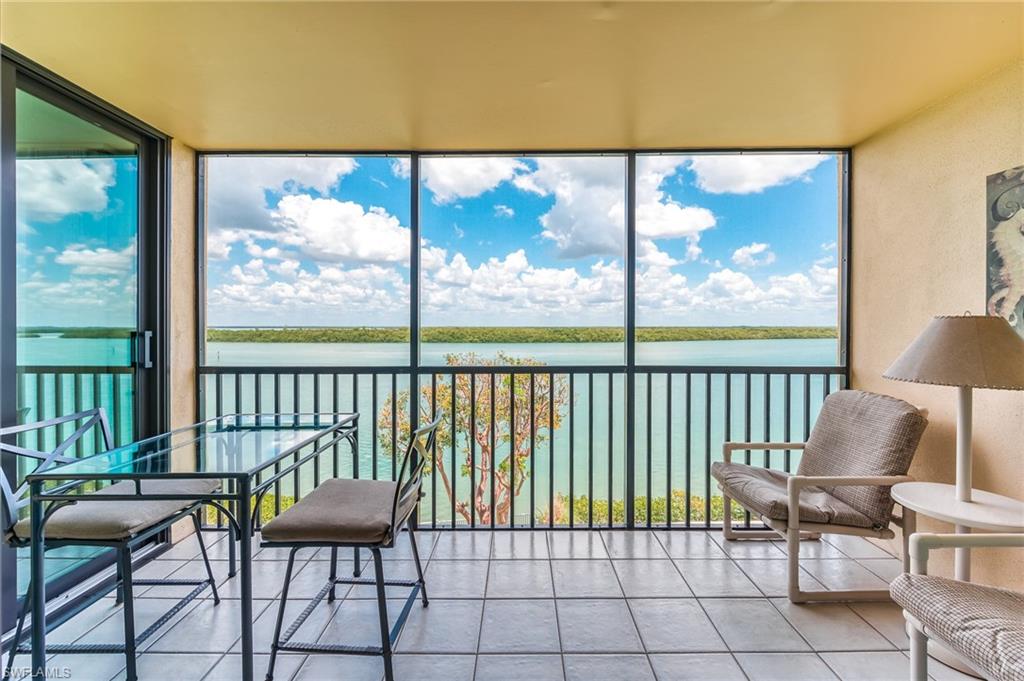 THE PALMS OF BAY BEACH - Residential