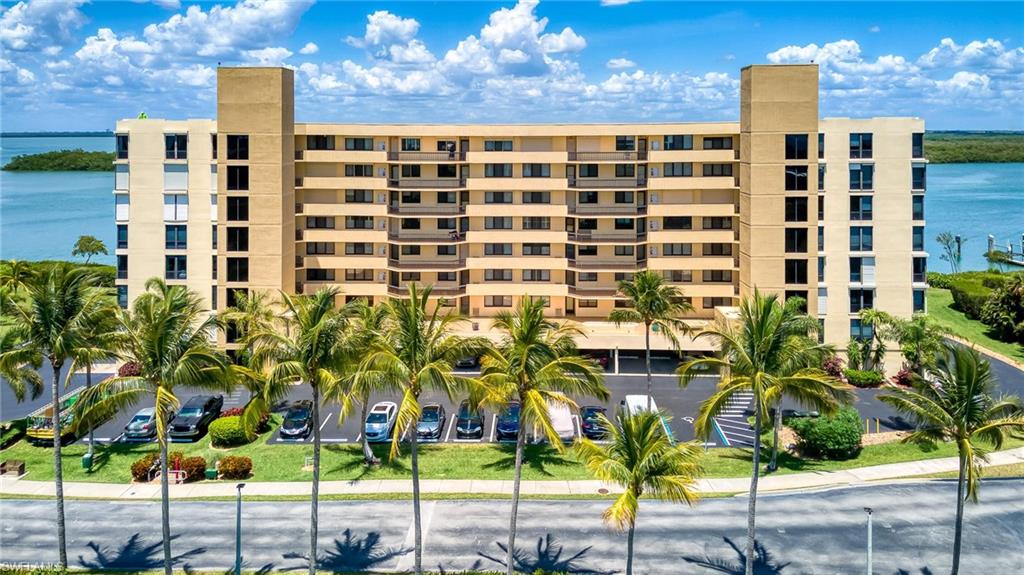 THE PALMS OF BAY BEACH - Residential