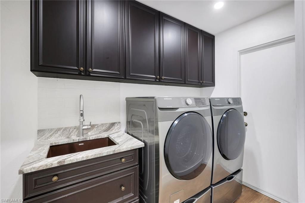 COLONIAL PINES - Residential