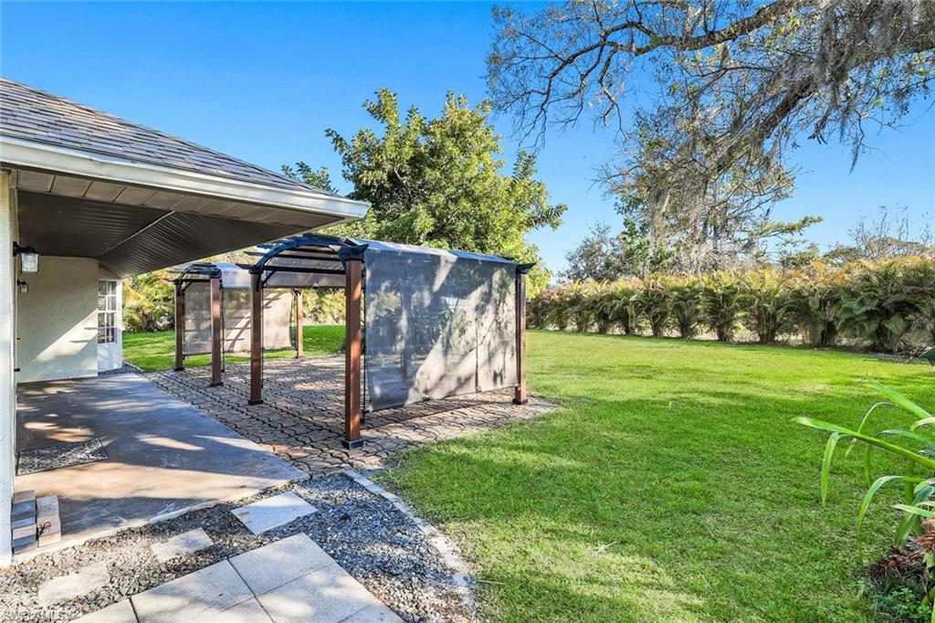 COLONIAL PINES - Residential