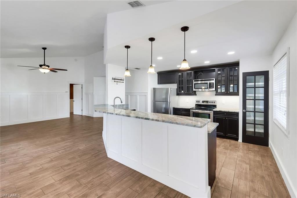 COLONIAL PINES - Residential