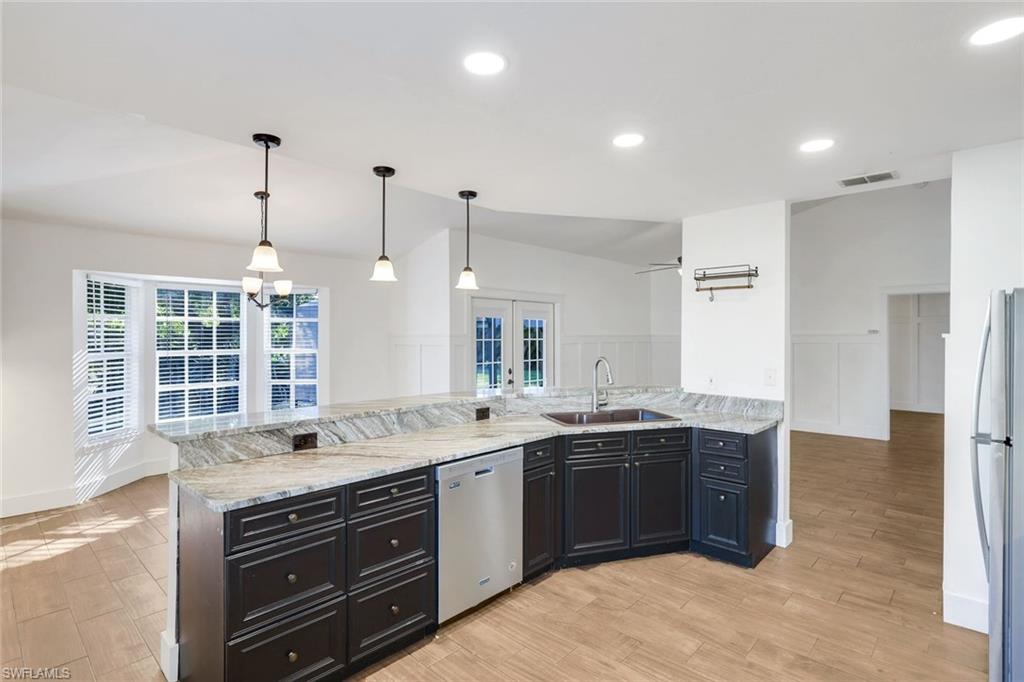 COLONIAL PINES - Residential