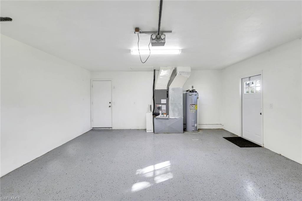 COLONIAL PINES - Residential