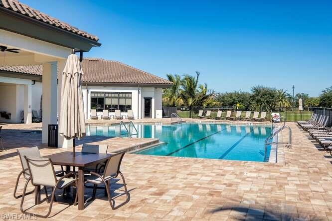 PORTICO - Residential