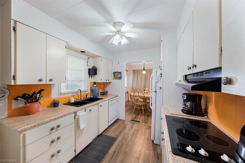 RIVIERA COLONY - Residential