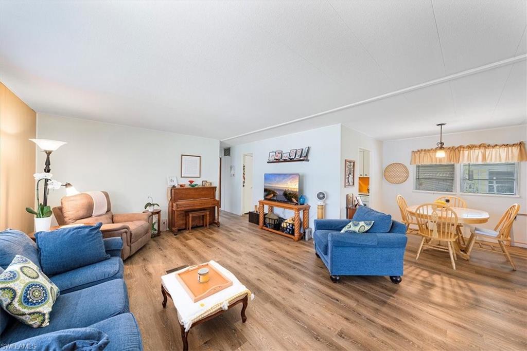 RIVIERA COLONY - Residential