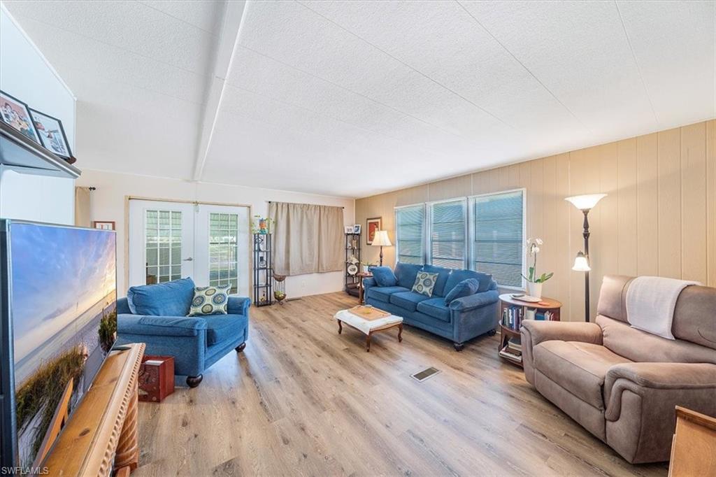 RIVIERA COLONY - Residential