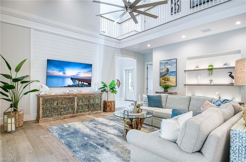 MARCO BEACH - Residential