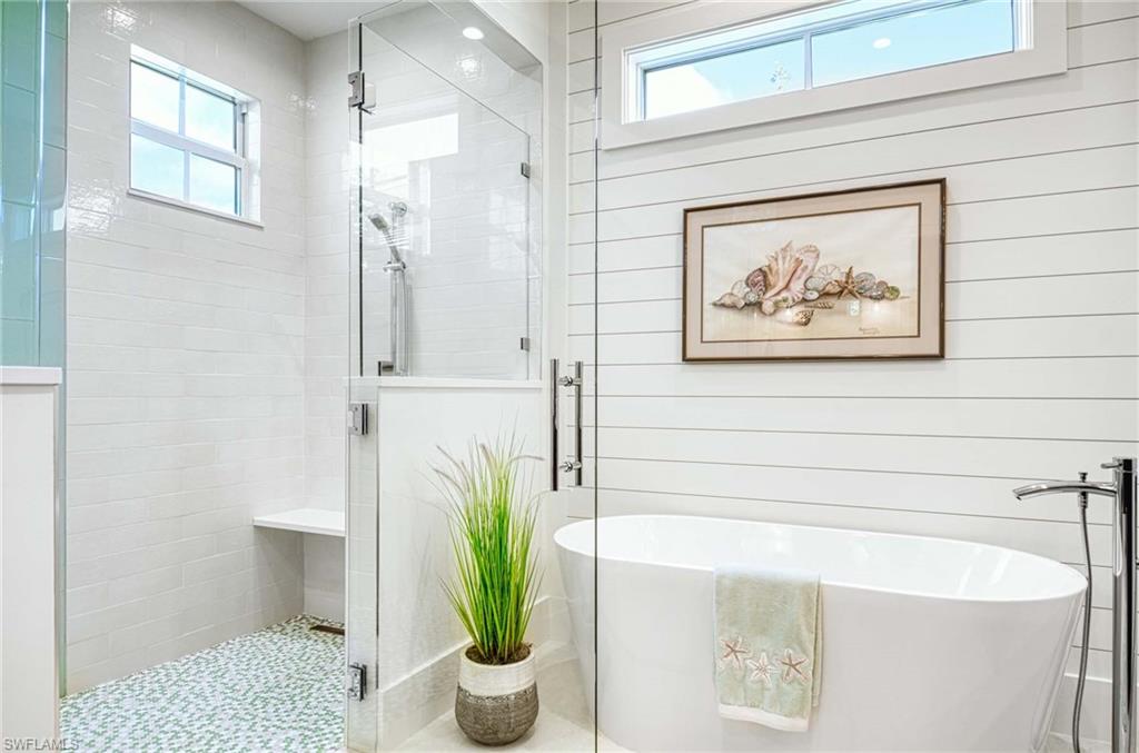 MARCO BEACH - Residential