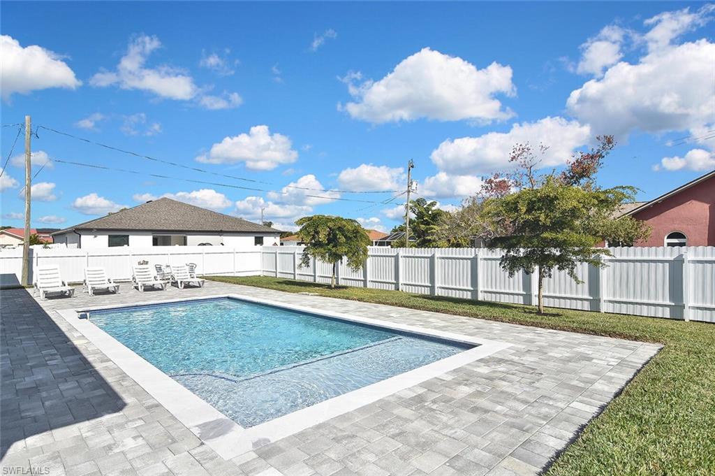 CAPE CORAL - Residential