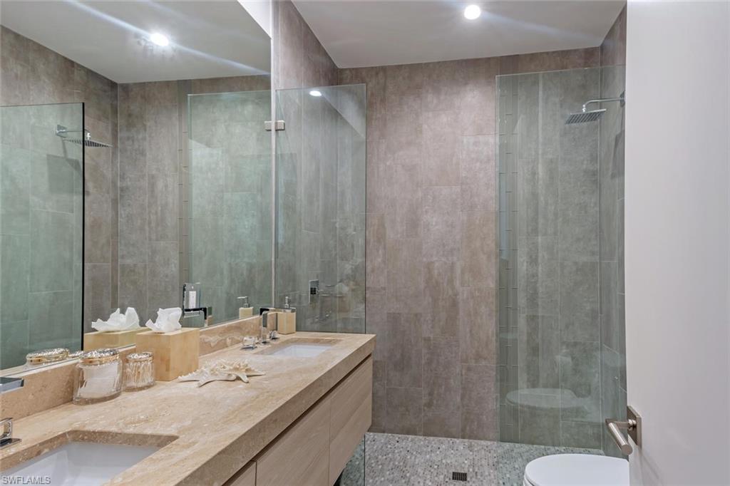 PARK SHORE - Residential