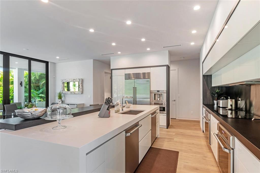 PARK SHORE - Residential