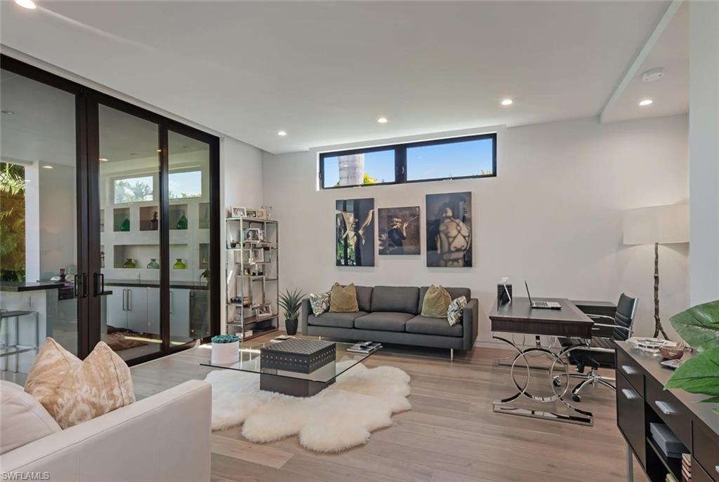 PARK SHORE - Residential