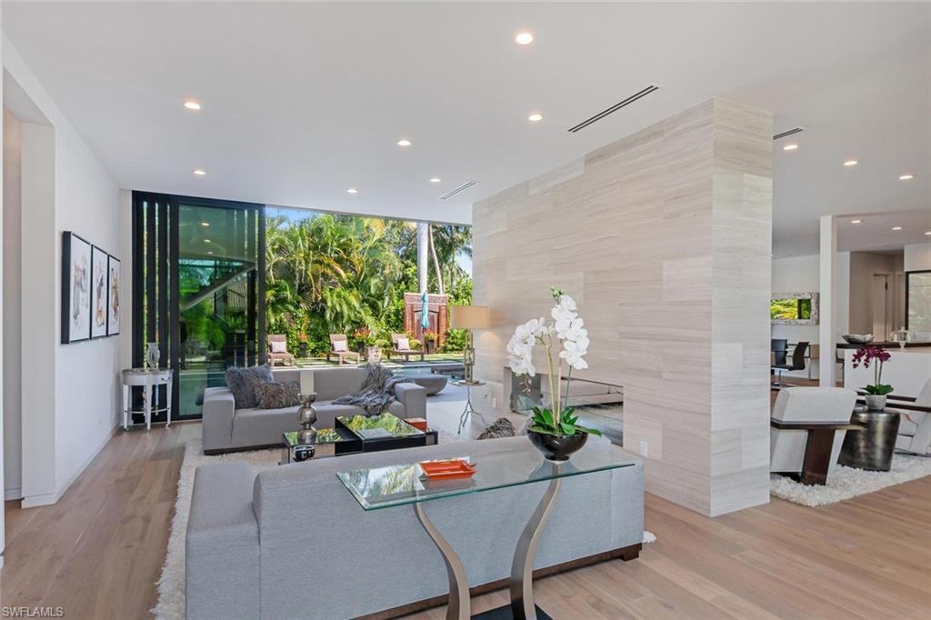 PARK SHORE - Residential