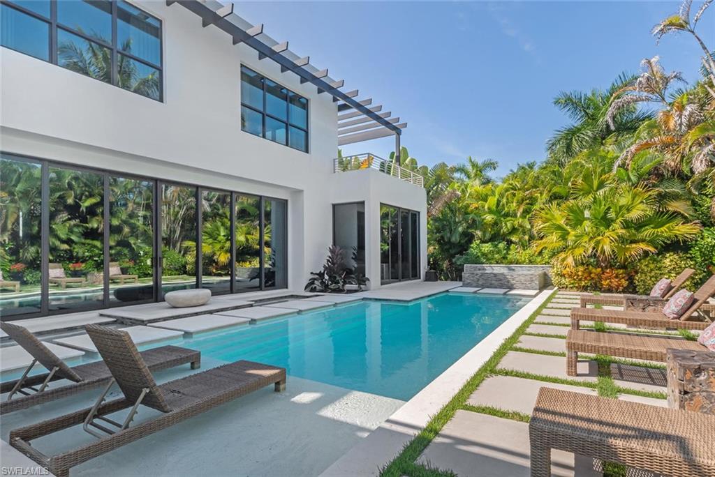 PARK SHORE - Residential