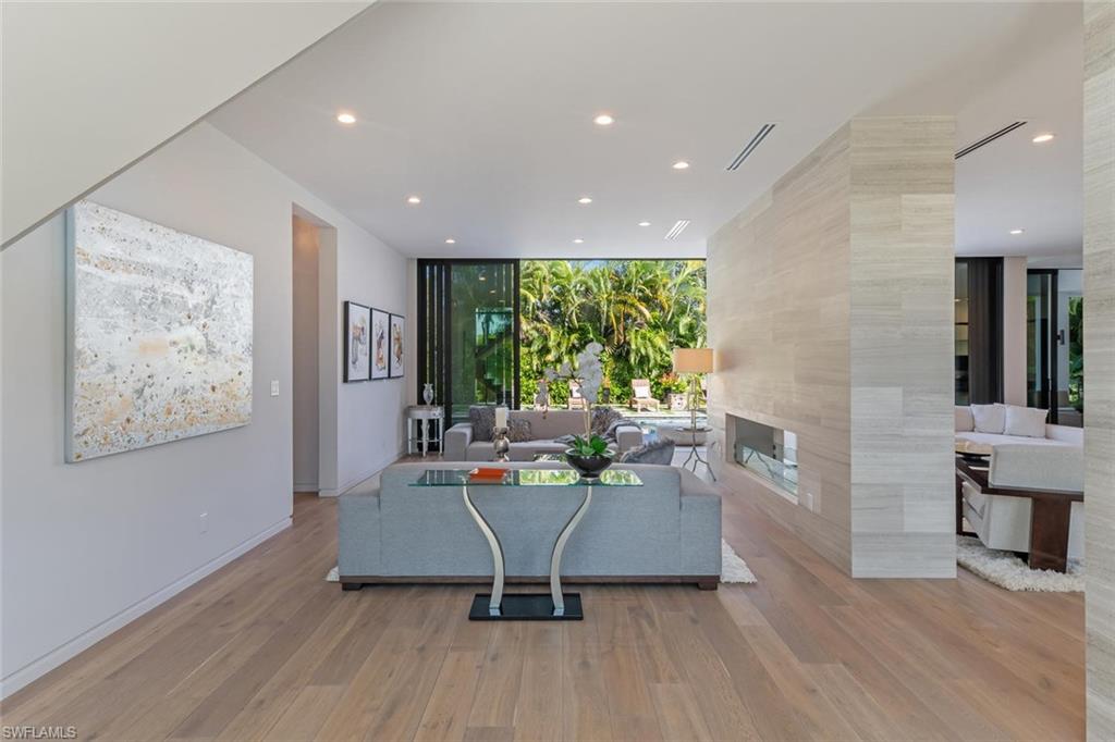 PARK SHORE - Residential