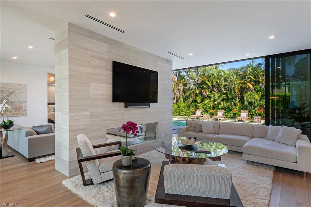 PARK SHORE - Residential