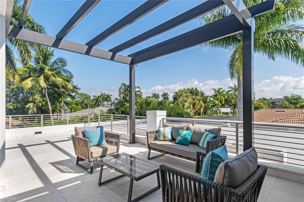 PARK SHORE - Residential