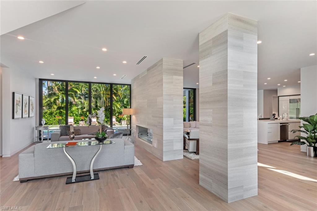 PARK SHORE - Residential