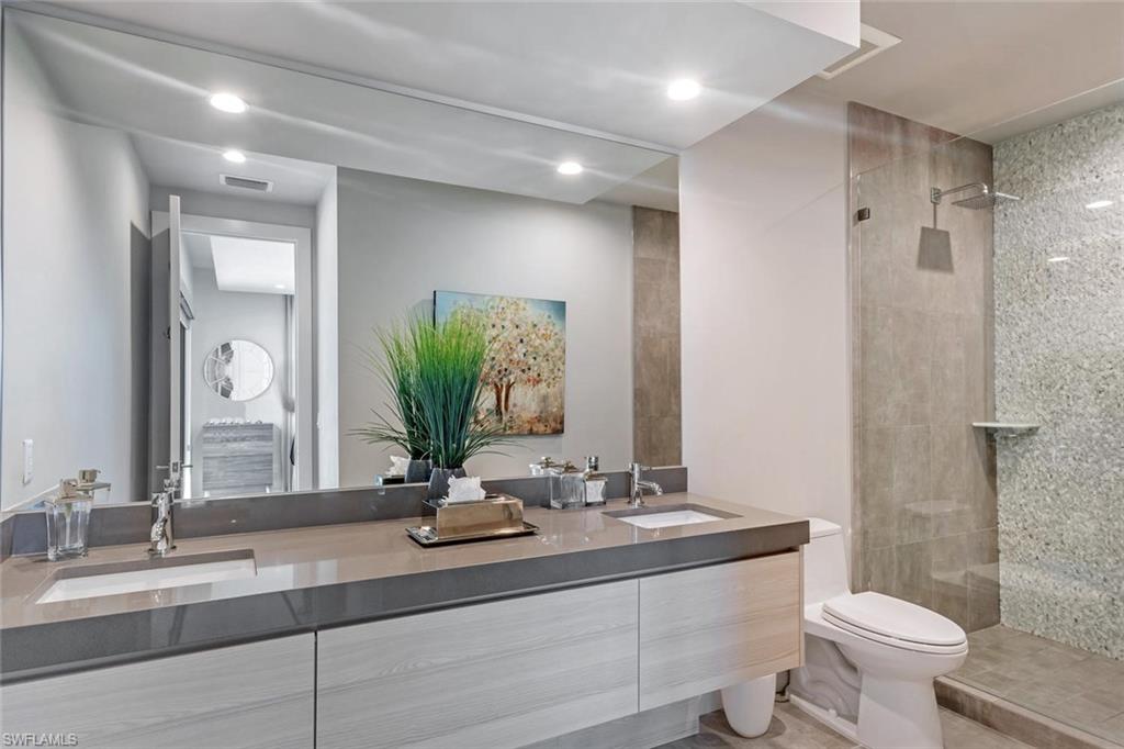 PARK SHORE - Residential