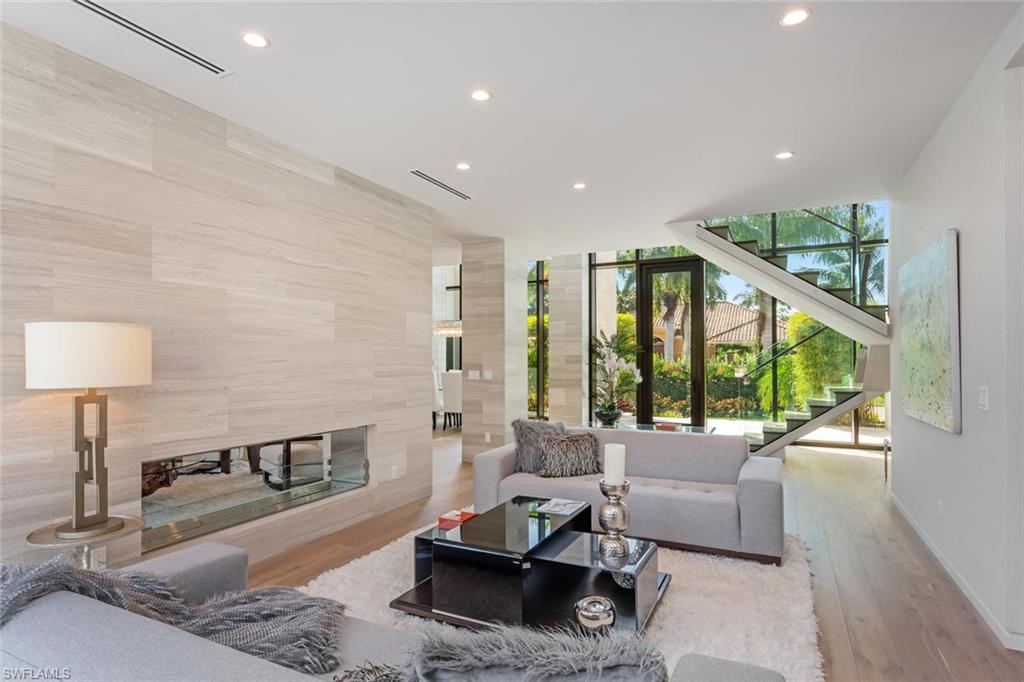 PARK SHORE - Residential