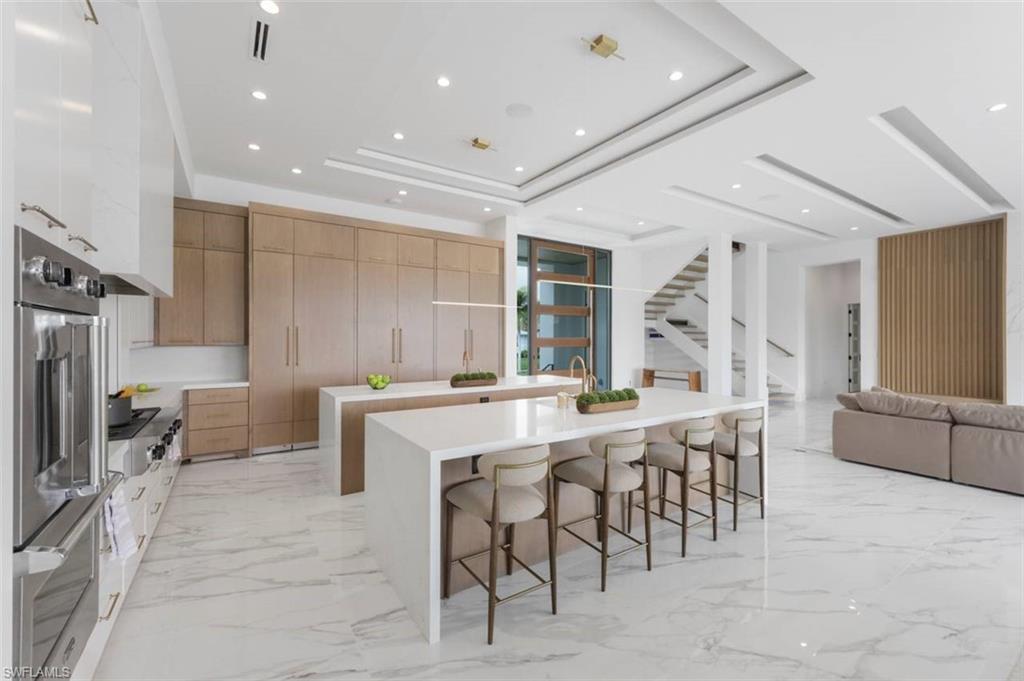 MARCO BEACH - Residential