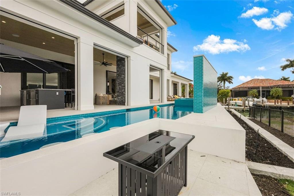 MARCO BEACH - Residential